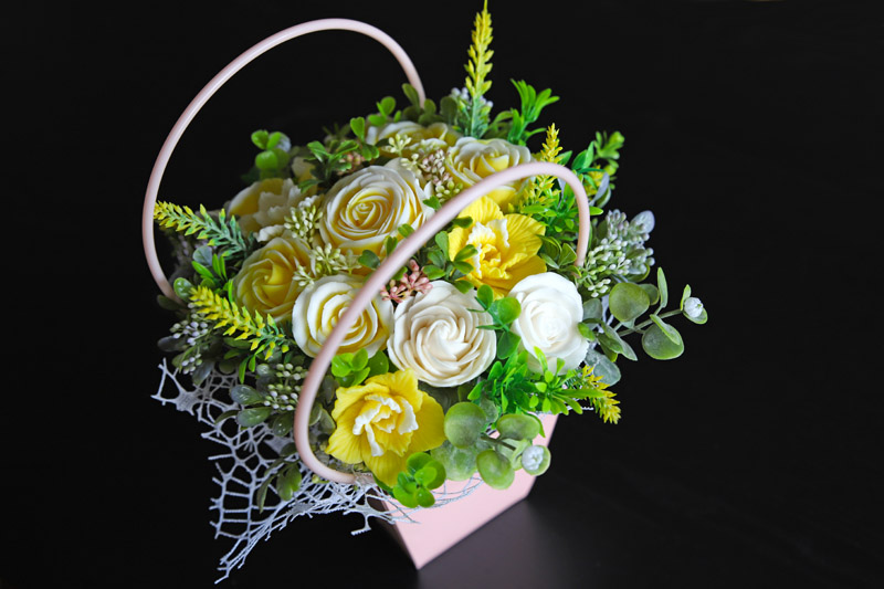 Ziepju ziedu pušķi sortimentā un uz pasūtījumu